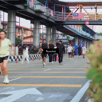 Runner Photo 5037005