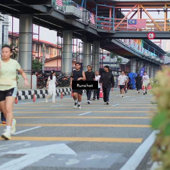 Runner Photo 5037010