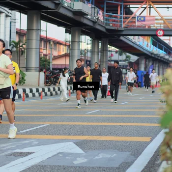 Runner Photo 5037013