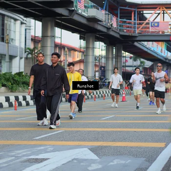 Runner Photo 5037080