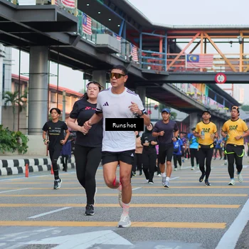 Runner Photo 5037393