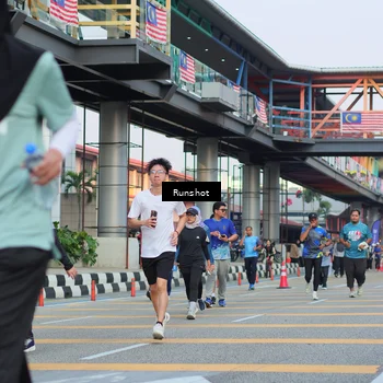 Runner Photo 5038073