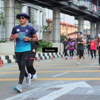 Runner Photo 5040100