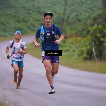 Runner Photo 5052211