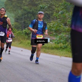 Runner Photo 5055023
