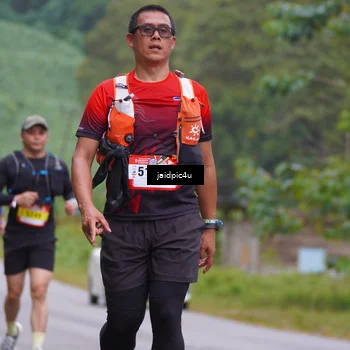 Runner Photo 5055070