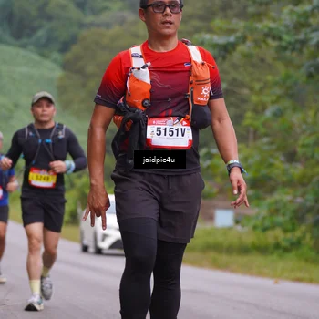 Runner Photo 5055077
