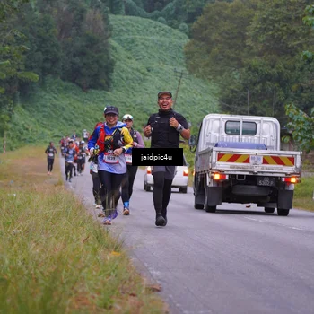 Runner Photo 5055103