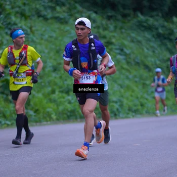 Runner Photo 5055875