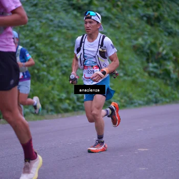 Runner Photo 5055930