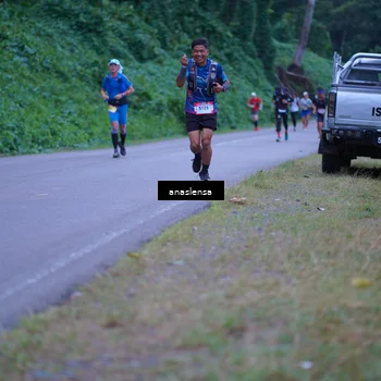 Runner Photo 5056001