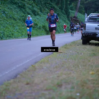Runner Photo 5056015