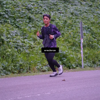 Runner Photo 5056049