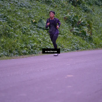 Runner Photo 5056055