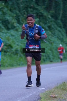 Runner Photo 5056070