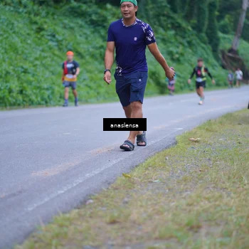 Runner Photo 5102021