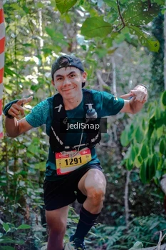 Runner Photo 5250200