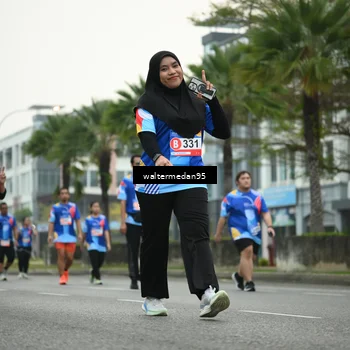 Runner Photo 5261044