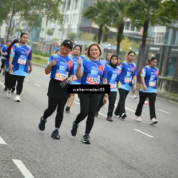 Runner Photo 5261348