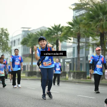 Runner Photo 5261400