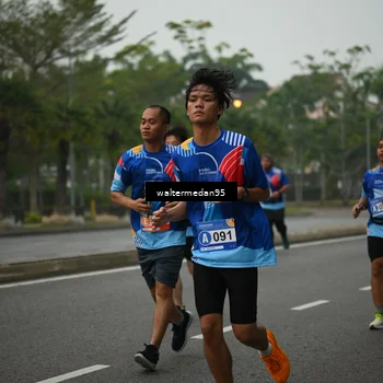 Runner Photo 5262002