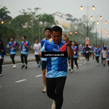 Runner Photo 5262065