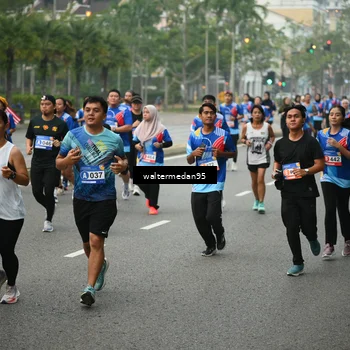 Runner Photo 5262202