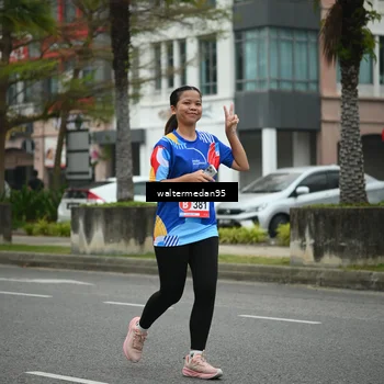 Runner Photo 5263345