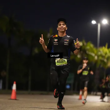 Runner Photo 5306003