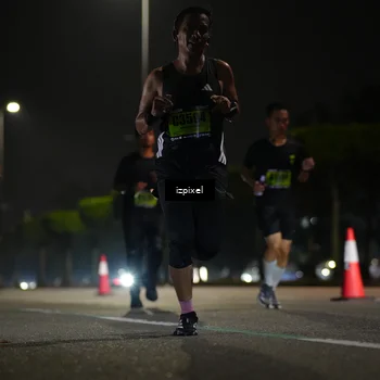 Runner Photo 5343913
