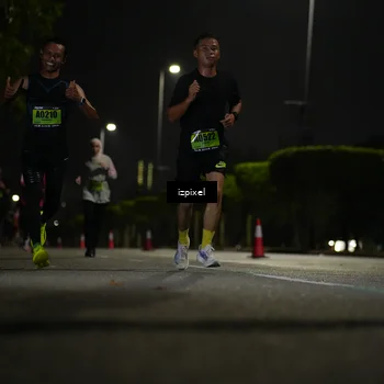 Runner Photo 5353202