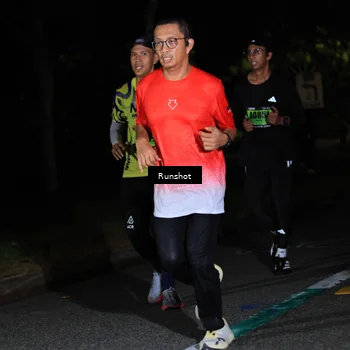 Runner Photo 5425002