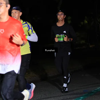 Runner Photo 5425004