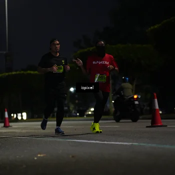 Runner Photo 5471053