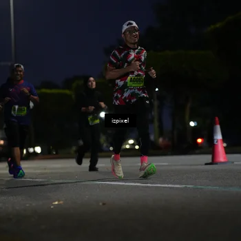 Runner Photo 5472334