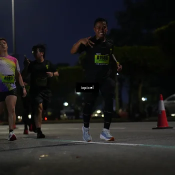 Runner Photo 5472621