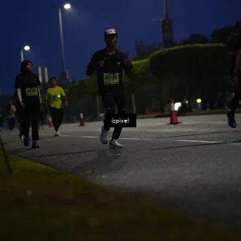 Runner Photo 5474909