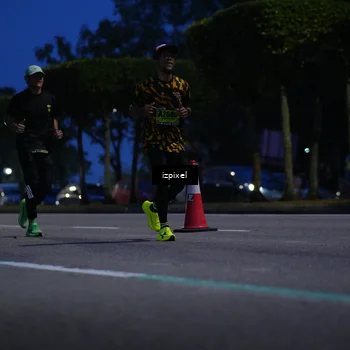 Runner Photo 5477000