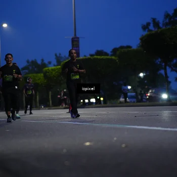 Runner Photo 5477072