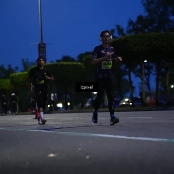 Runner Photo 5477097