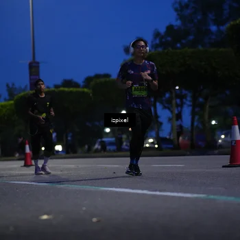Runner Photo 5477100