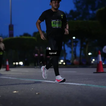 Runner Photo 5477155