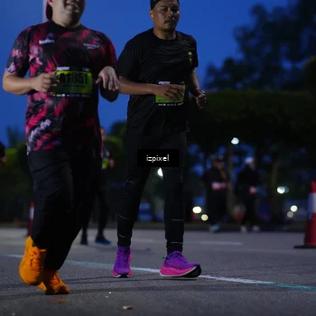 Runner Photo 5477164