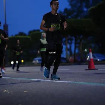 Runner Photo 5477305