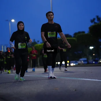 Runner Photo 5477350