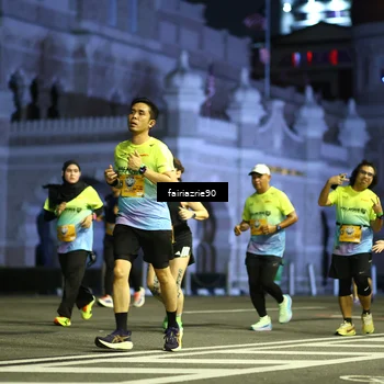 Runner Photo 5561234