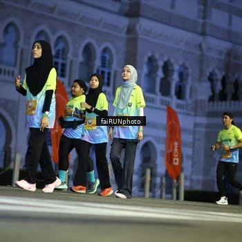 Runner Photo 5562562