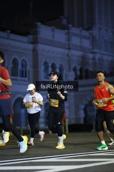Runner Photo 5563794