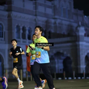 Runner Photo 5564068