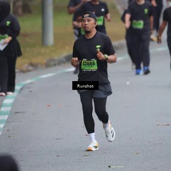 Runner Photo 5592111